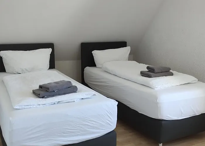 Gemuetliche 3 شقة *